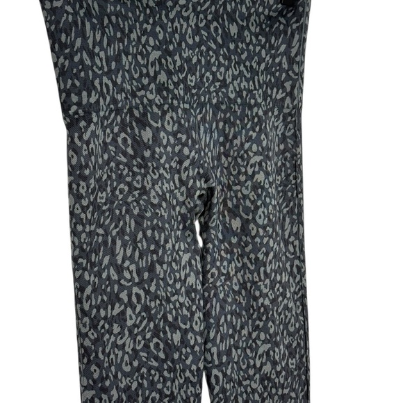 SPANX Gray Look at Me Now Seamless Leggings size Medium - Picture 8 of 11